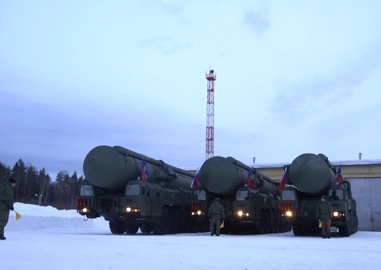 Колонна ПГРК «Ярс» совершает марш из Ивановской области в Подмосковье для подготовки к военному параду на Красной площади