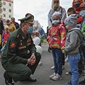 Торжественная церемония вручения ключей от служебных квартир в новых многоквартирных домах военнослужащим Центрального военного округа (г. Абакан, Республика Хакасия)