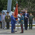 Передача командующим войсками ЗВО исторического  Боевого знамя коллективу авиазавода в Беларуси