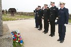 16.00. ДОЛГ И ПАМЯТЬ.Адмиралы четырех стран возложили венки к памятнику жертвам Второй мировой войны.